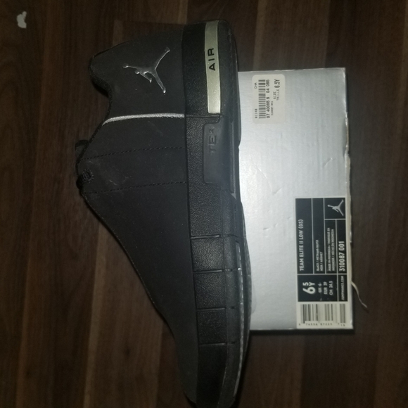 JORDAN elite sneakers *Brand New* - Picture 1 of 3